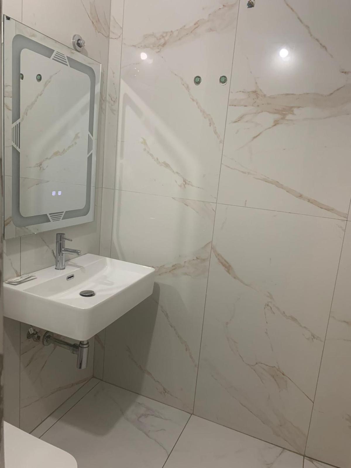 Hotel Kaloshi Mezez Экстерьер фото