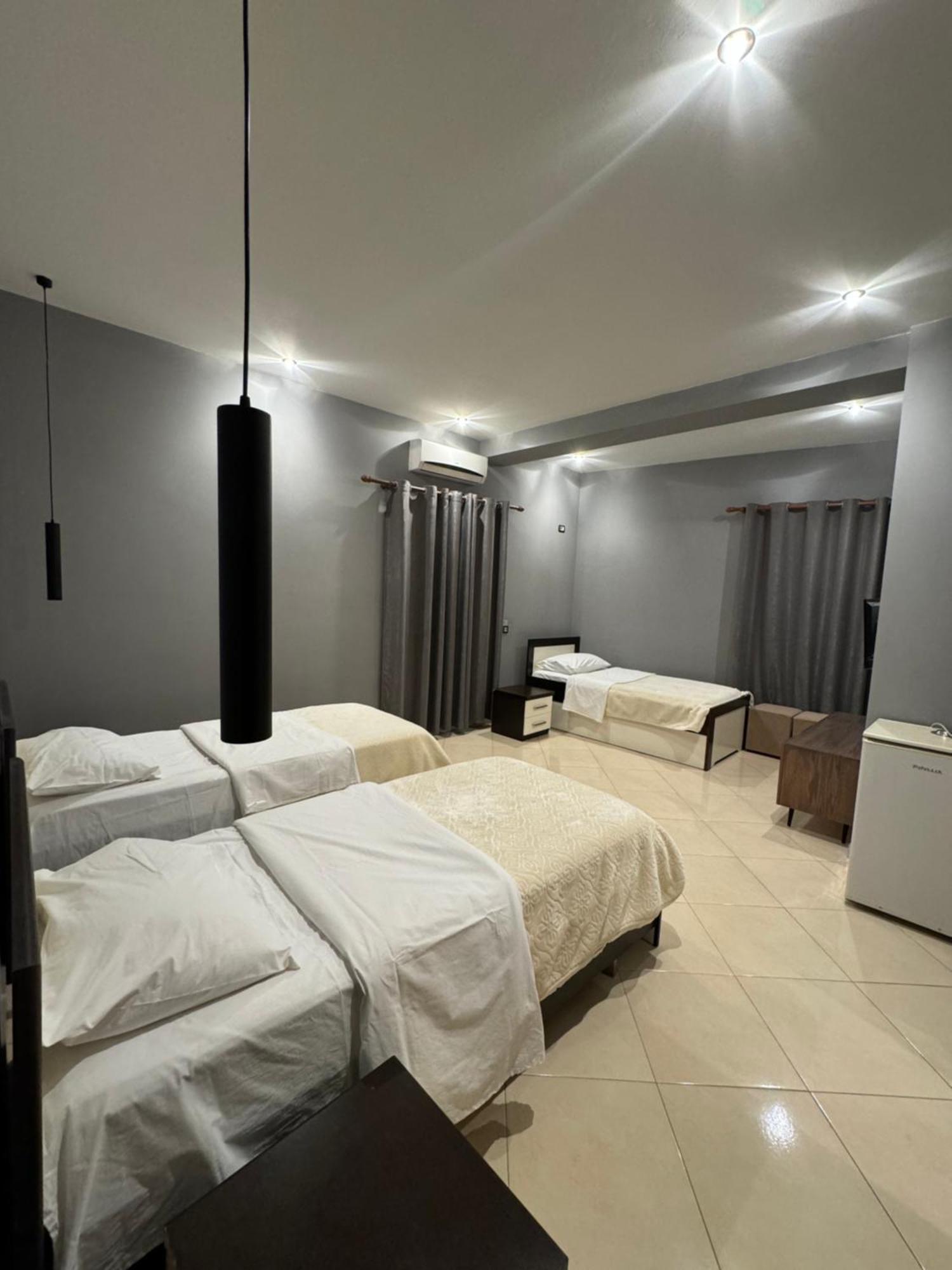 Hotel Kaloshi Mezez Экстерьер фото