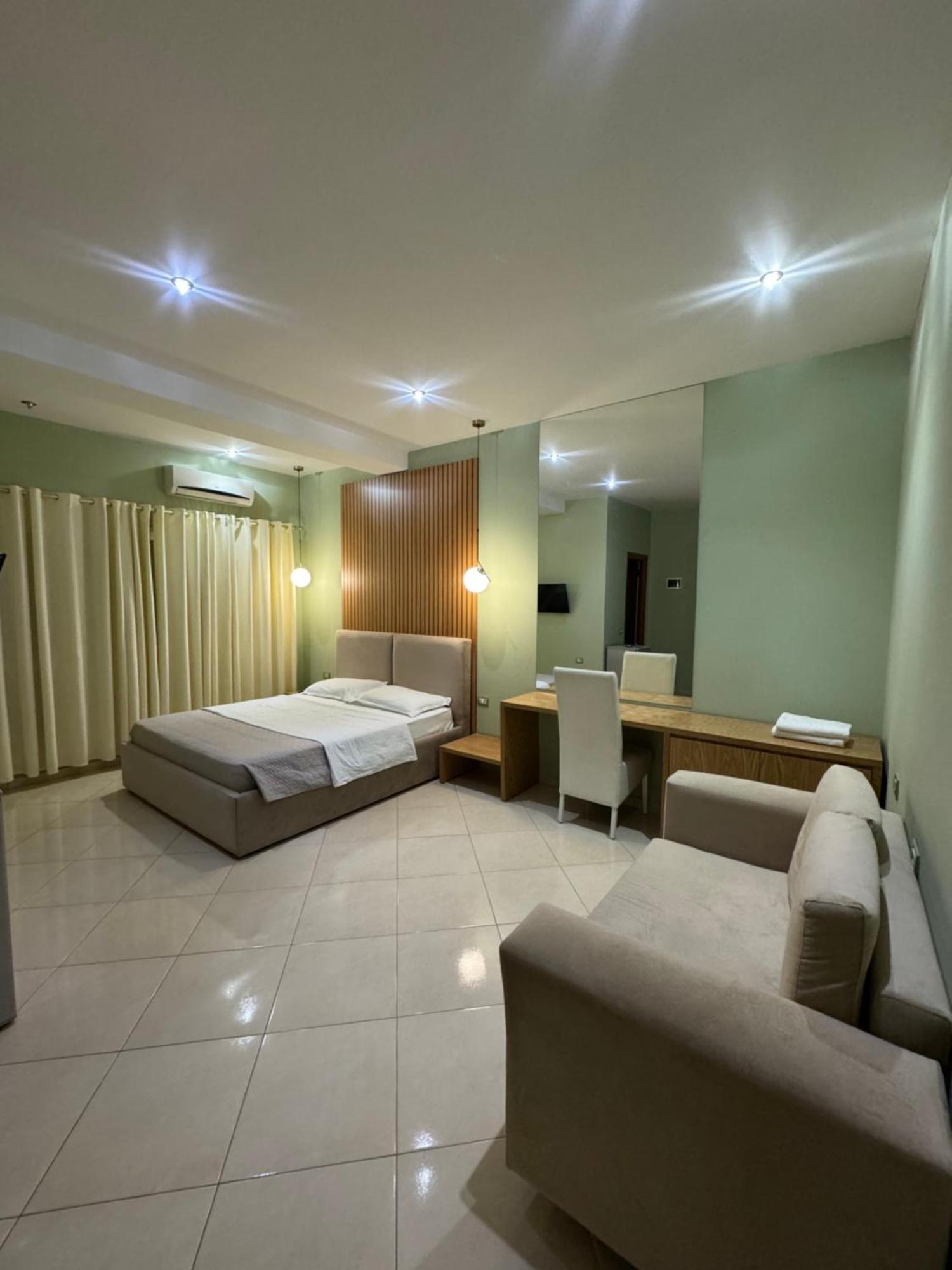 Hotel Kaloshi Mezez Экстерьер фото